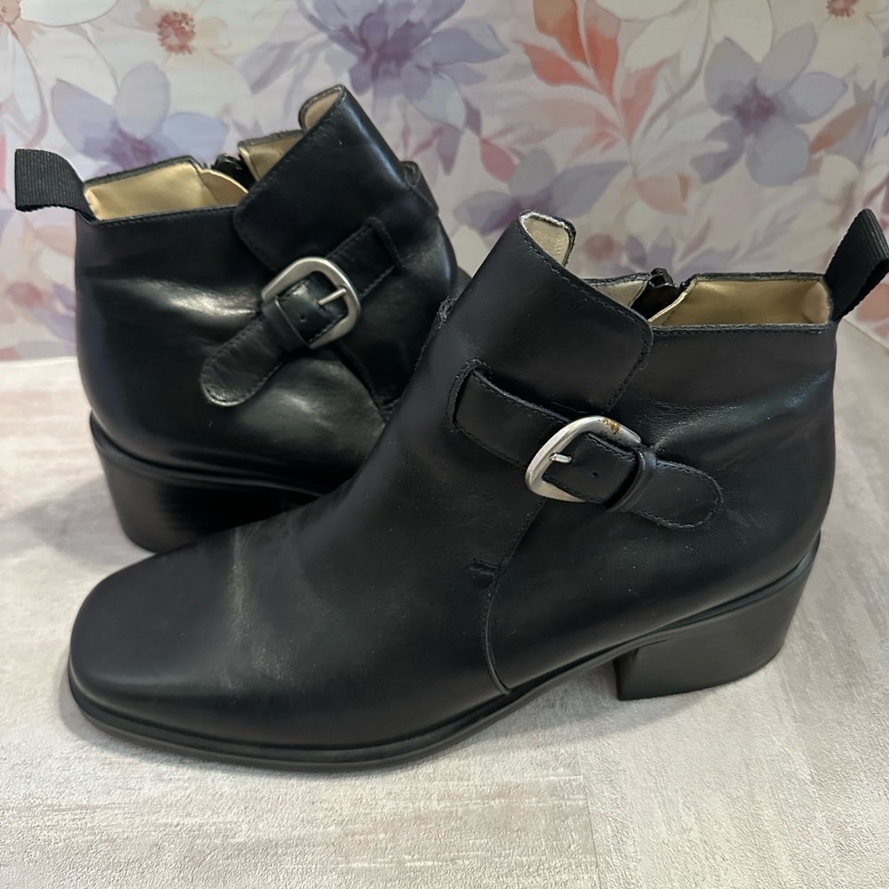 Vintage Nine West Black Ankle Boots with Buckle Size 8M